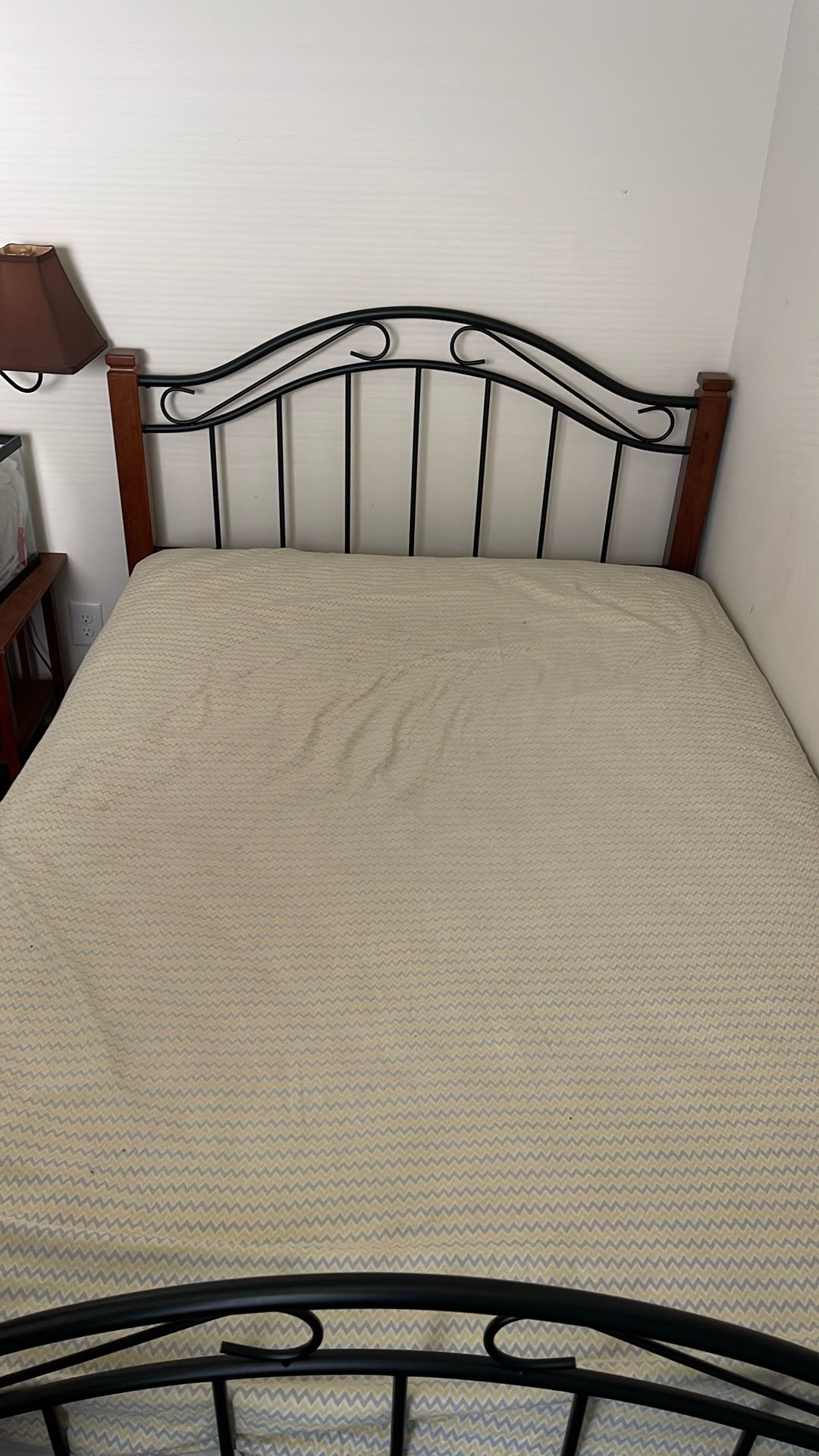 Queen Bed With Mattress And Springbox