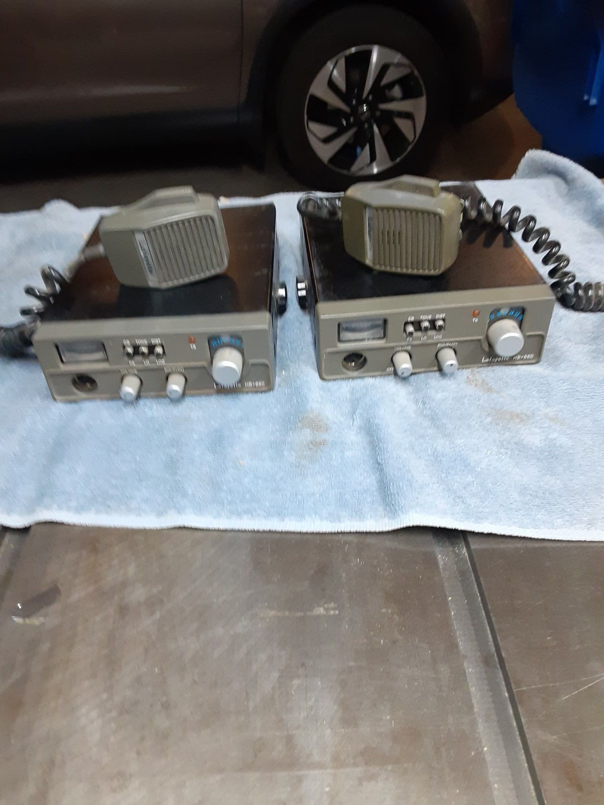 2 Lafayette HB650,s Cb Radios $50.00 buys both. Cash Only
