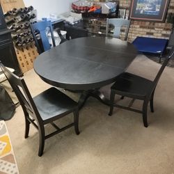 Kitchen Table With Removable Center Insert And 4 Chairs 