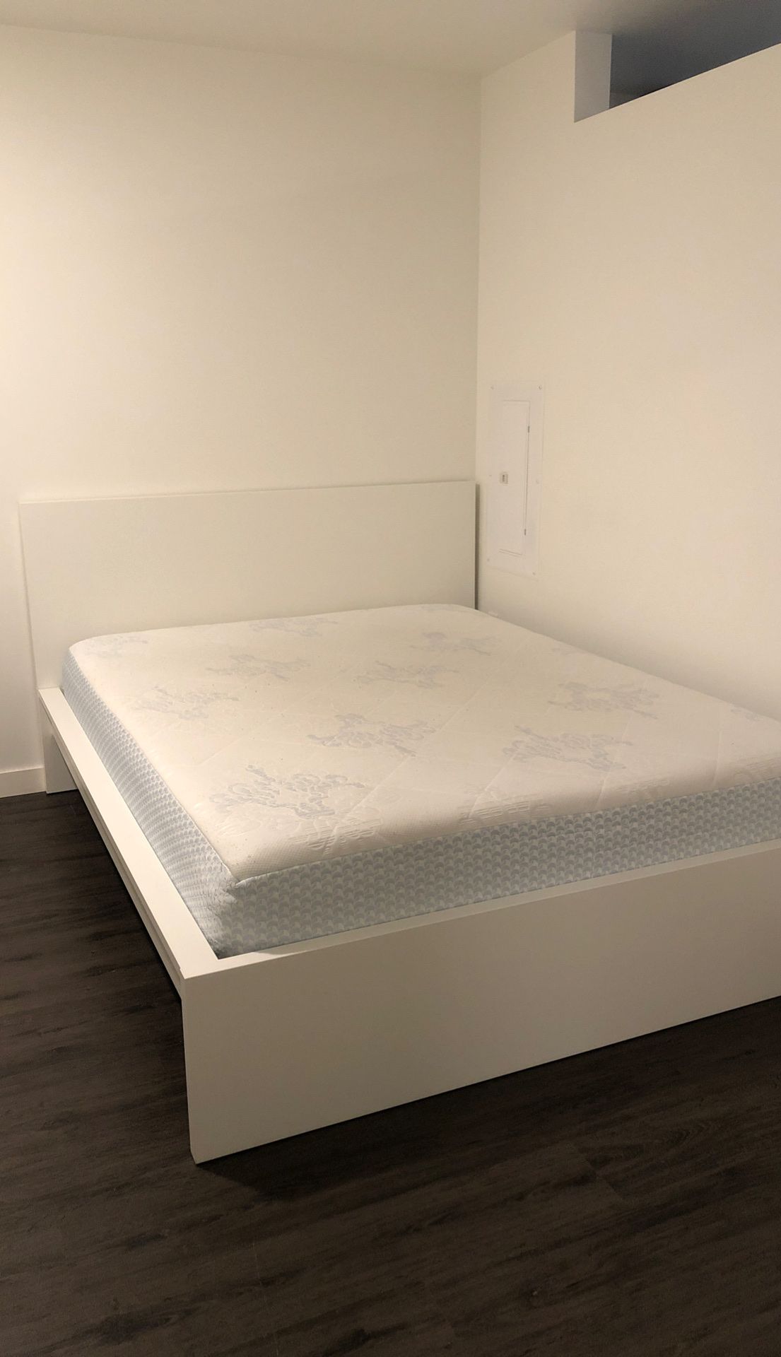 IKEA MALM WHITE BED FRAME