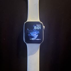 Apple Watch SE 2nd Gen With Cellular 
