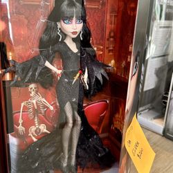 Mattel Monster High Elvira Mistress Of The Dark Doll NIB
