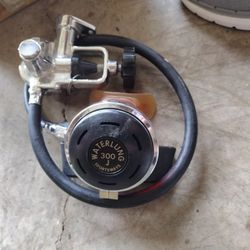 Scuba Regulator and Weights - Pre-owned 