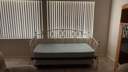 Double bed with frame