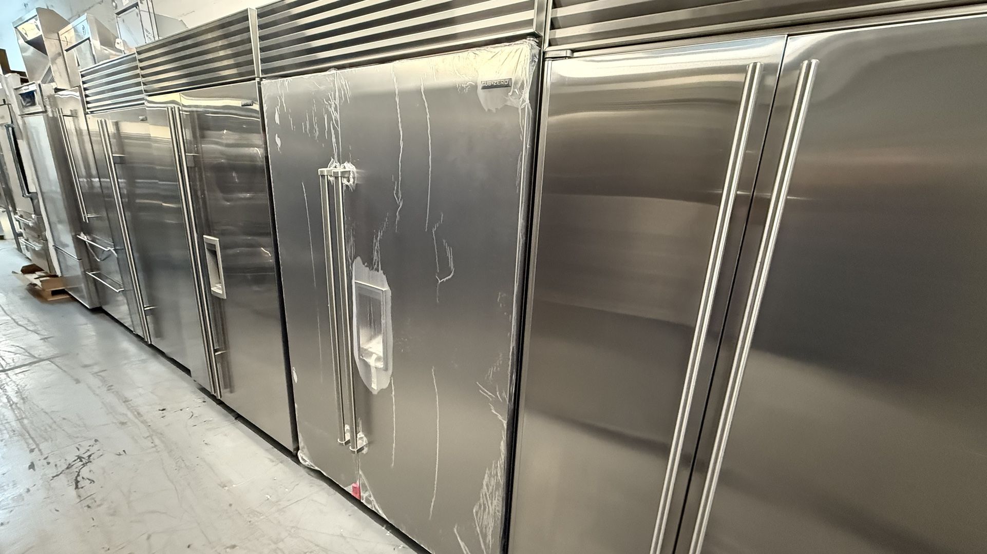 🔥 Sub-Zero 48” Built-In Refrigerator – Luxury & Performance! 💎