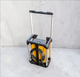 DeWalt 2100 psi Electric Pressure washer          💧 Accessories included