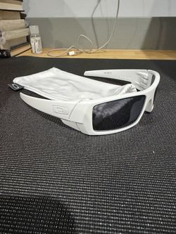 Oakley Gascan Sunglasses White Frame Dark Lenses