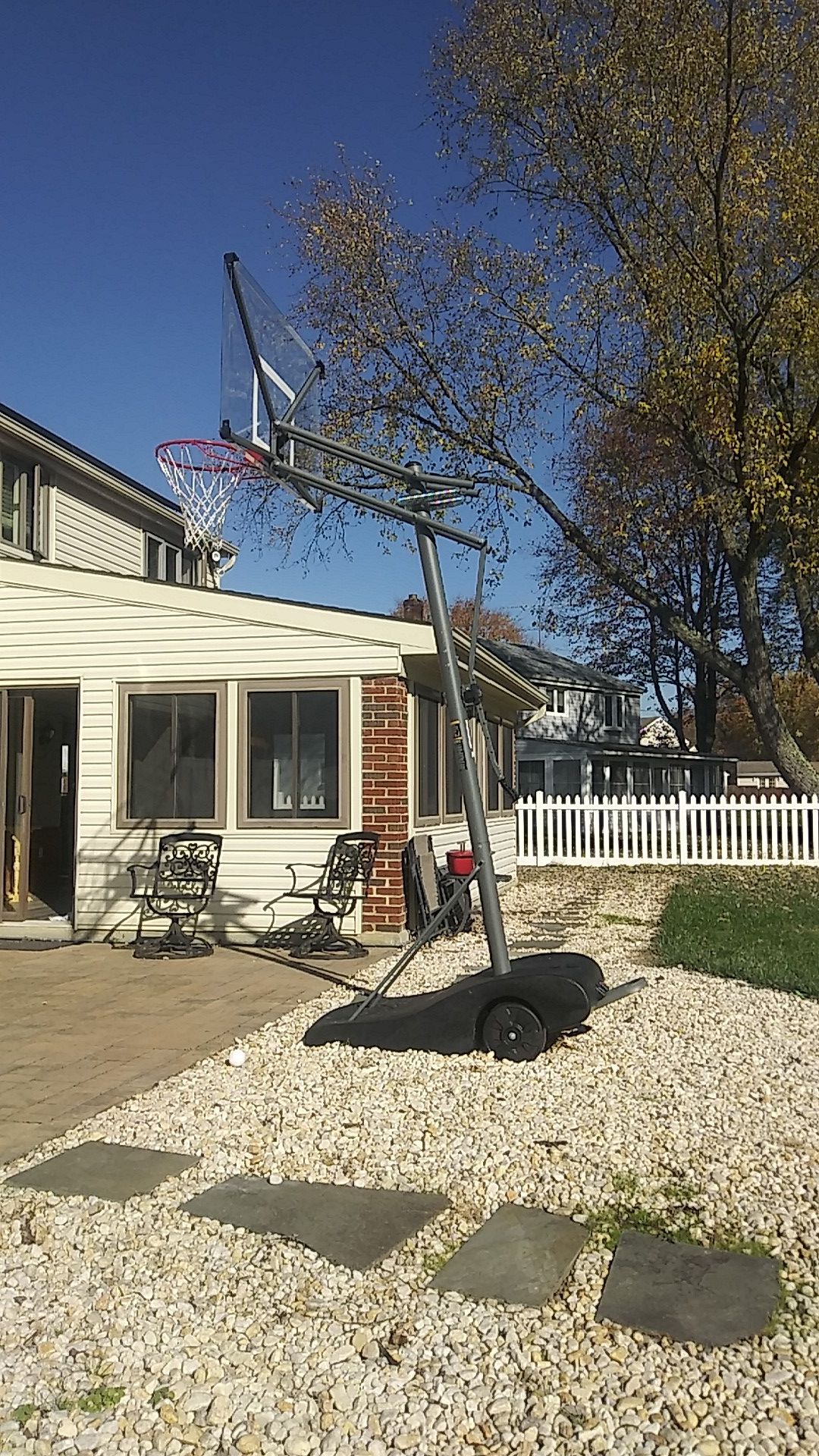 Basketball hoop