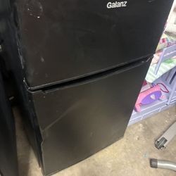 🥶🥶 Refrigeradora, Pequeña Funciona Muy Bien De Dos Puertas🥶