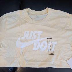 Size M Nike Men's Tshirt