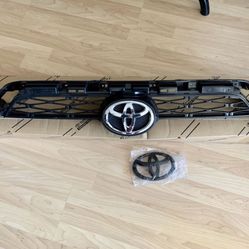 2018-2023 4 Runner Grille Piece
