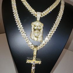 Chain Full Ice Out 9MM With Pendant 14k Gold Plated Doesn't Loses Color 