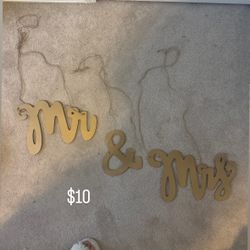 Mr & Mrs Signs