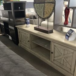 Stunning “72” TV Stand! $499 ⭐️🔥