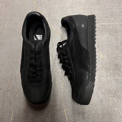 puma shoes black size 4.5