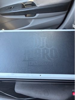 DJ Hero 2 Renegade Edition