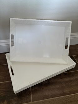 Lot of 5 white rectangular plastic serving trays with a woven basket-track pattern