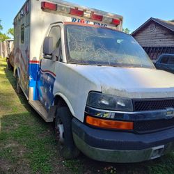 2008 Chevrolet Express 3500 Van 2WD 