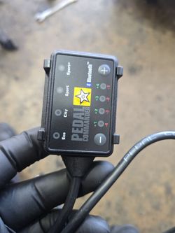 Pedal commander pc65 for silverado/Sierra 2007 2018
