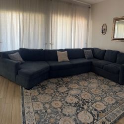 Sectional Couches 