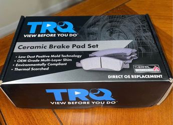 New TRQ Front Ceramic Brake Pads BFA73501 – Fits 2016-2021 Jeep Cherokee