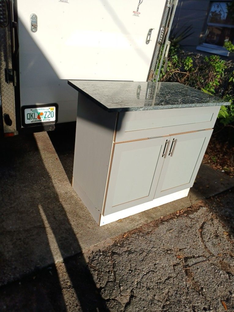 30 Inch Cabinet With Granite Top