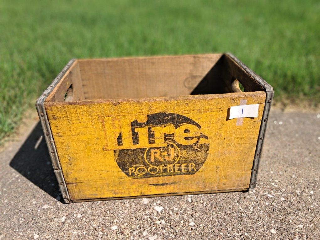 Vintage Hires Rootbeer Crate #1