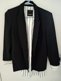 Fashionable Luxury Brand Pinko Black Blazer With White Contrasting Liner With Black Pinstripes And Mock Cuffs Jacket