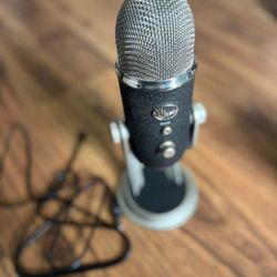 Brand New Blue Yeti Microphone