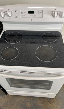 GE Glass top Stove/Oven Electric Stove With Self cleaning
