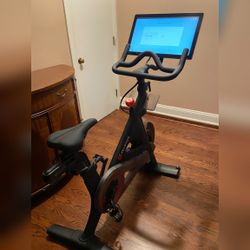 Peloton Bike, Original Model - Like New - Chicago, IL
