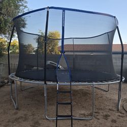 Trampoline 