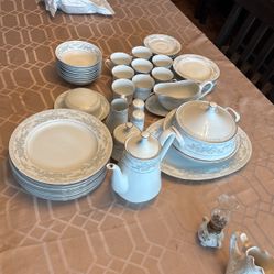 55 Piece Set Somerset By Excel Vintage China Set