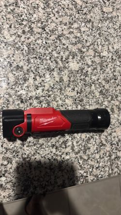 Milwaukee magnetic Compact Flashlight