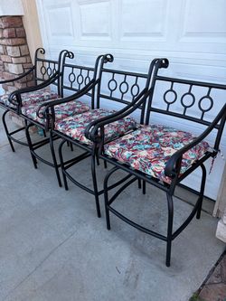Large sturdy patio barstools