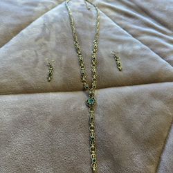 Emerald Green & Gold Lariat Jewelry Set - Necklace and Earrings