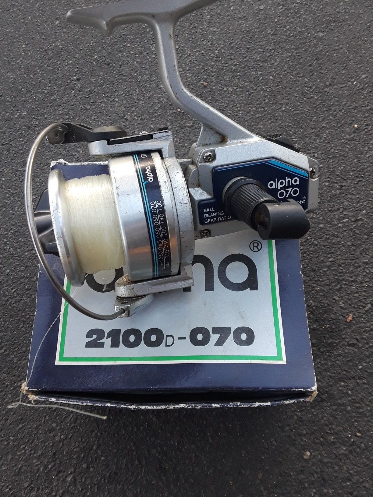 Free Broken Shakespeare fishing pole reel for parts