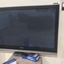 Tv Panasonic Good Condition Size 55 Inch For Sale Was A Handle In The Back For The Wall