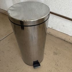 Trash Can 