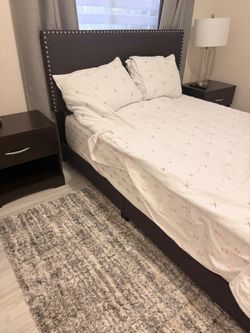 Full Bed Frame + Mattress – Like New Cama Full + Colchón – Como Nuevos
