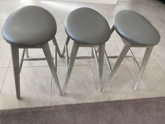 3 Stools Set