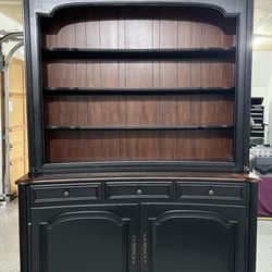 Cabinet and removable hutch