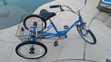 Small adult size tricycle