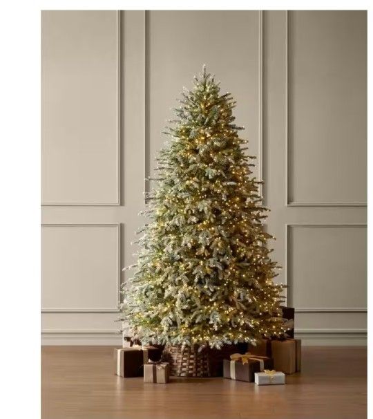 Home Decorators Collection
7.5 ft. Grand Duchess Twinkling Balsam Fir Flocked LED Pre-Lit Artificial Christmas Tree T26