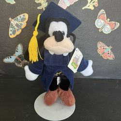 DISNEY GRAD NITE GOOFY PLUSH! NEW WITH TAGS -