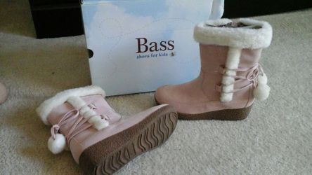 Bass boots