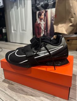 Nike Romaleos 4 Size 8 Squat Shoe (Gym)