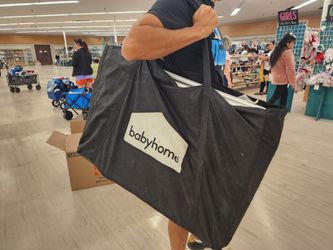 Portable Bassinet Perfect For Vacation 