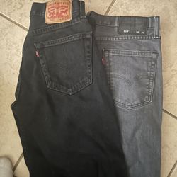 2 Pairs of Levi's 