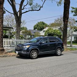 Nice 2011 Kia Sorento LX suv awd / Great Cond.